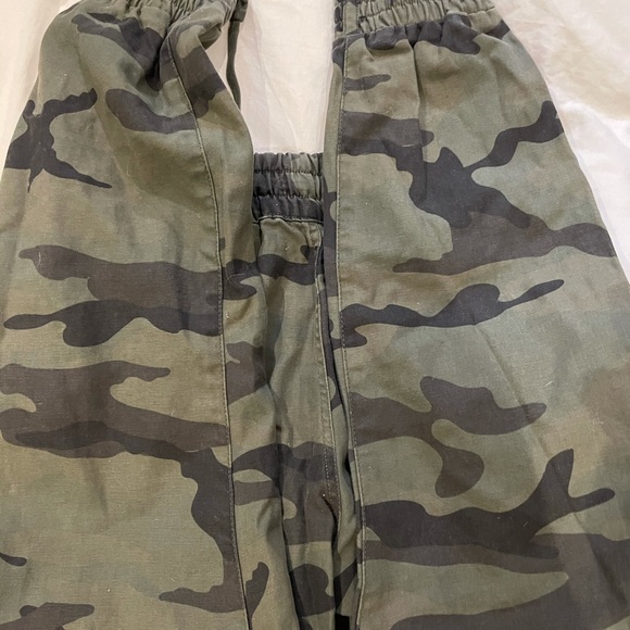 Army print jogger pants - Picture 3 of 4